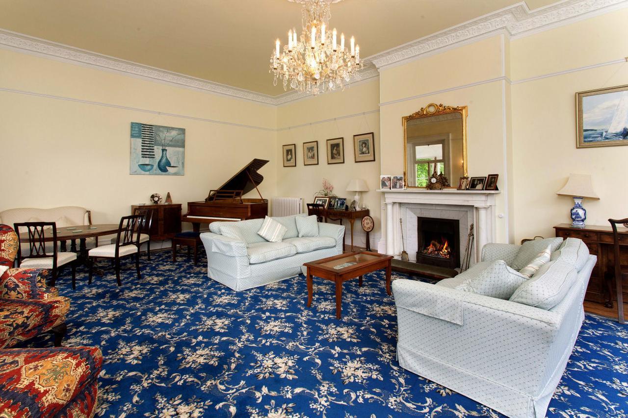 לינה וארוחת בוקר אמסוורת' Hollybank House מראה חיצוני תמונה